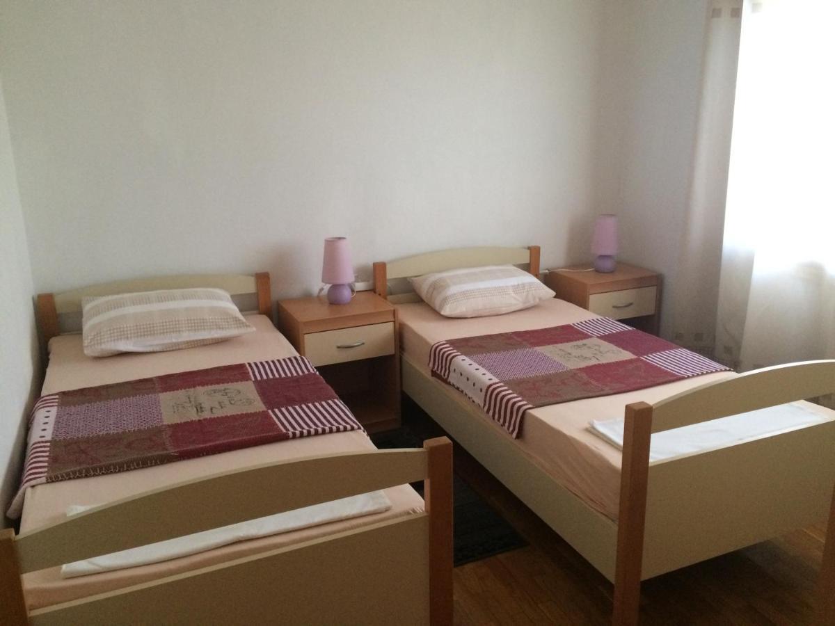 Apartments Tomovic Лумбарда Экстерьер фото